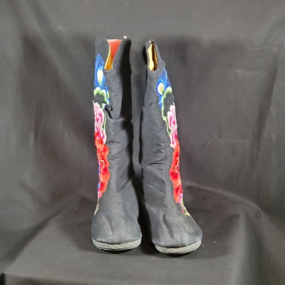 Embroidered Boots - Picture 3 of 5